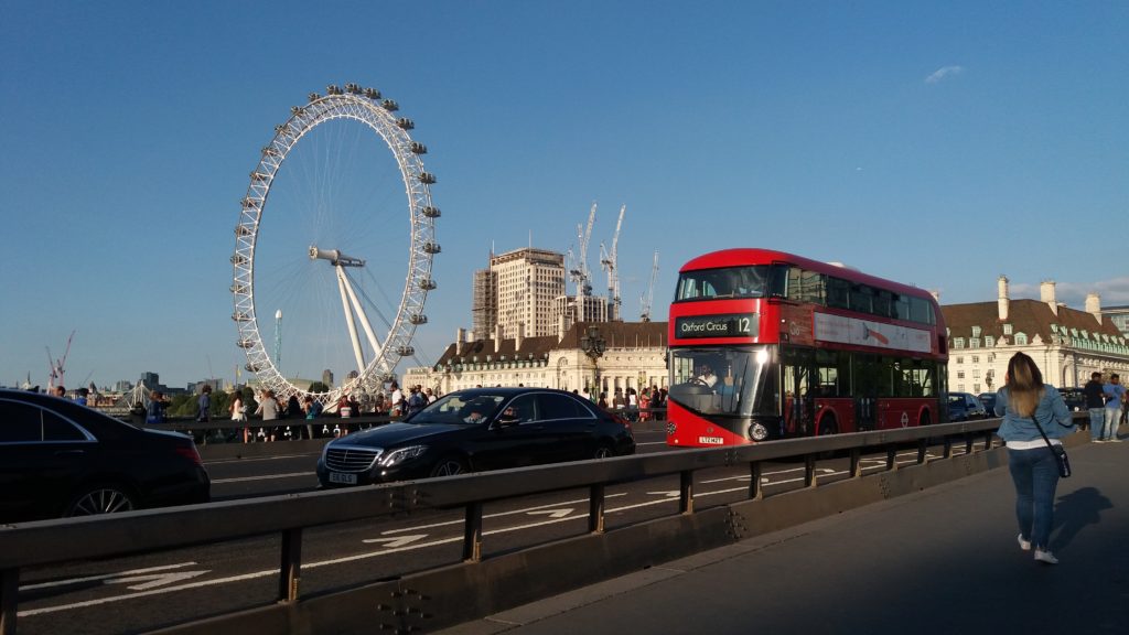 Imigração na Inglaterra de ônibus