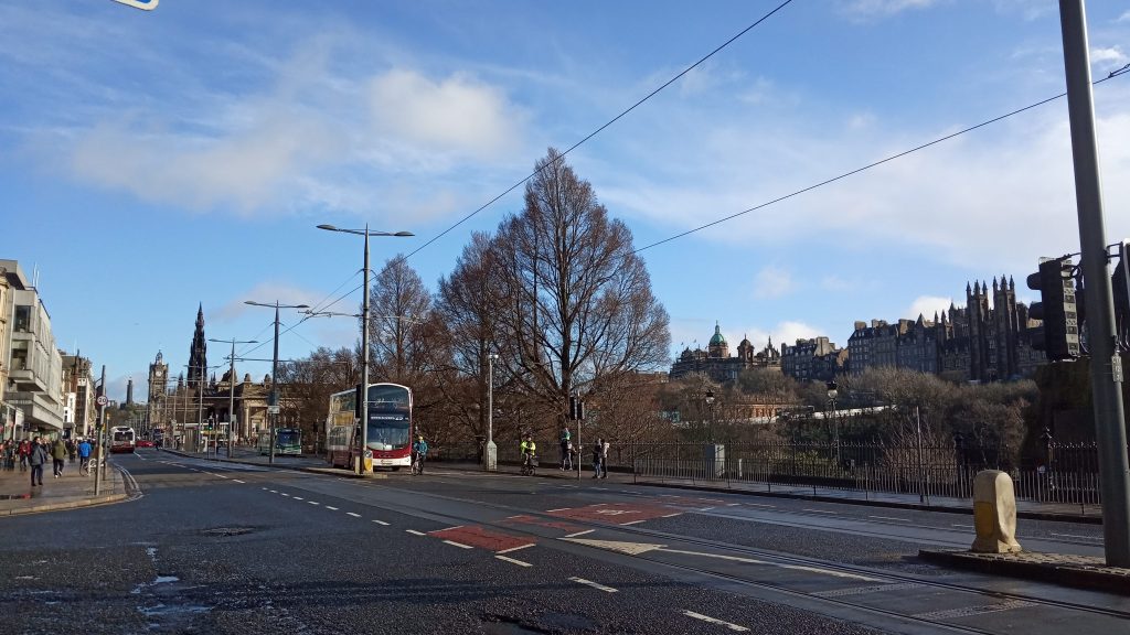 transporte público em edimburgo
