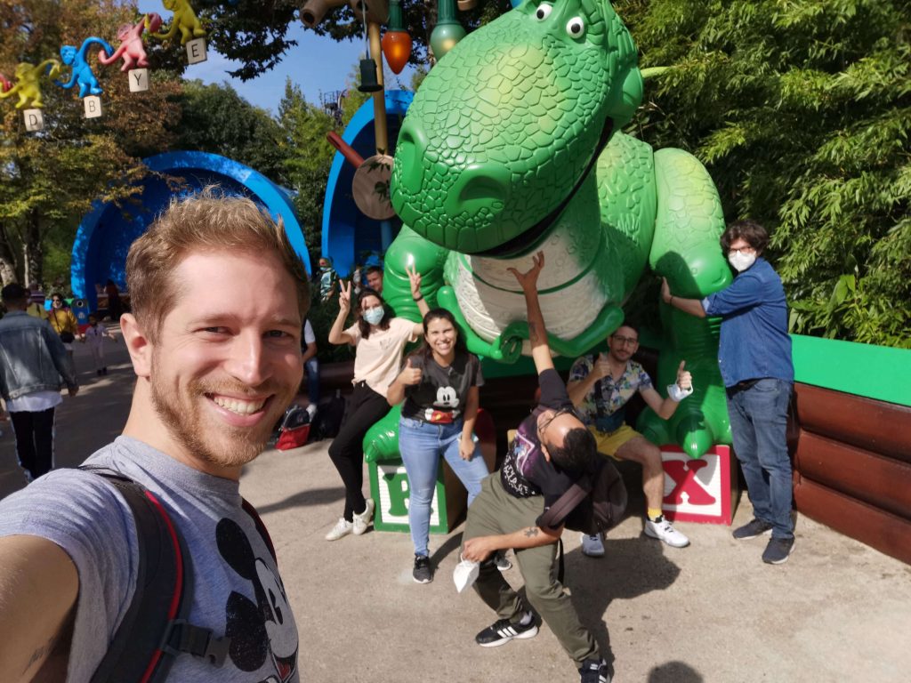 viajar com amigos para disney